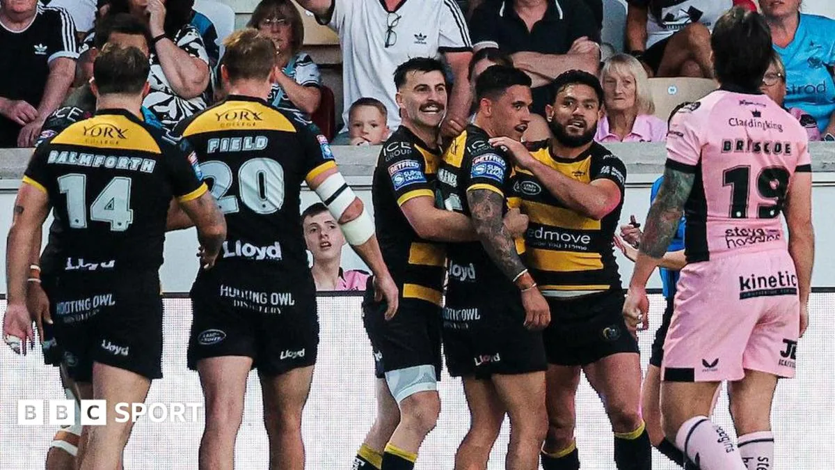 York Knights defeat Hull FC in Super League match