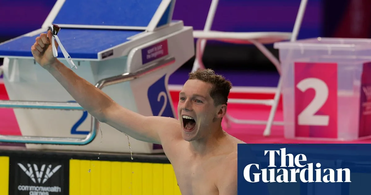 Glasgow Commonwealth Games: Duncan Scott wins gold as Gabriel Langton suffers gymnastics fall