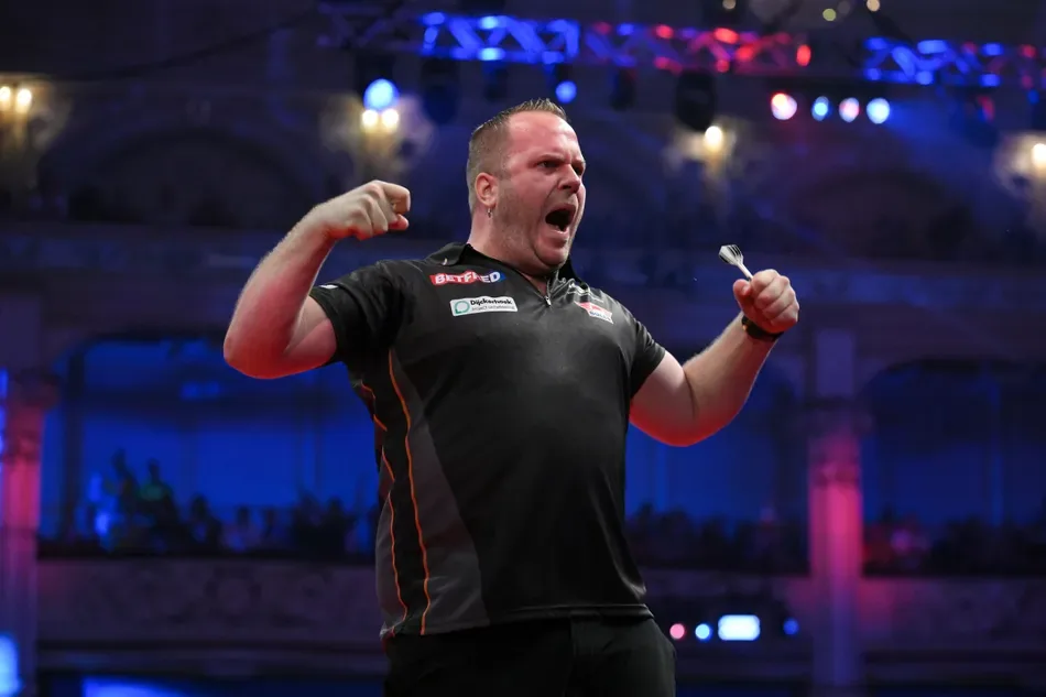 Blackpool: Littler defends World Matchplay title with dominant win over Price