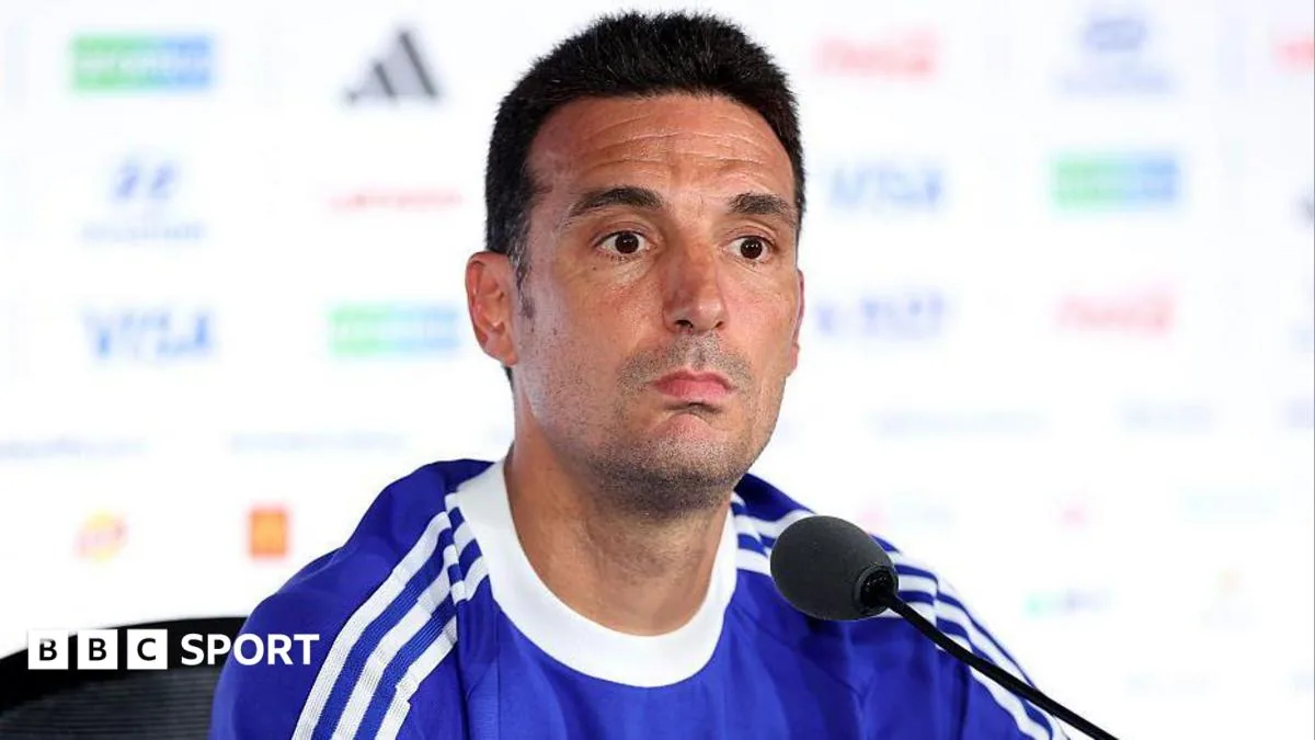 Argentina Manager Lionel Scaloni Downplays Political Tensions Ahead of England Semi-Final Clash