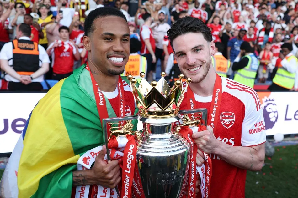 Manchester: Fernandes and Shaw named PFA players of the year