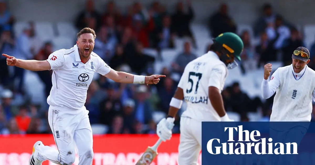 Headingley sees Root’s captaincy begin with Robinson and Tongue five-wicket hauls