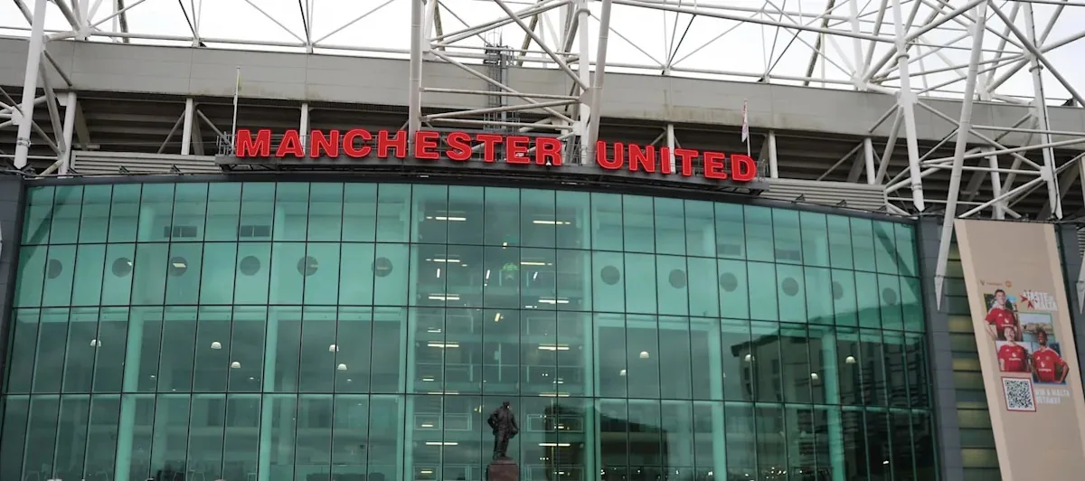 Manchester United complete deal to sign Liverpool midfielder Isaac Konde